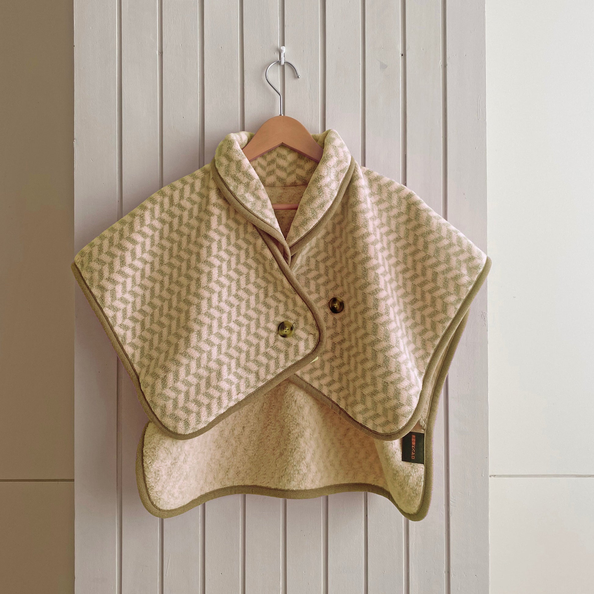 【お部屋でもあったか快適】 ロマンス岩盤浴 肩当て ギフトにおすすめ あったか寝具 抗菌防臭 日本製