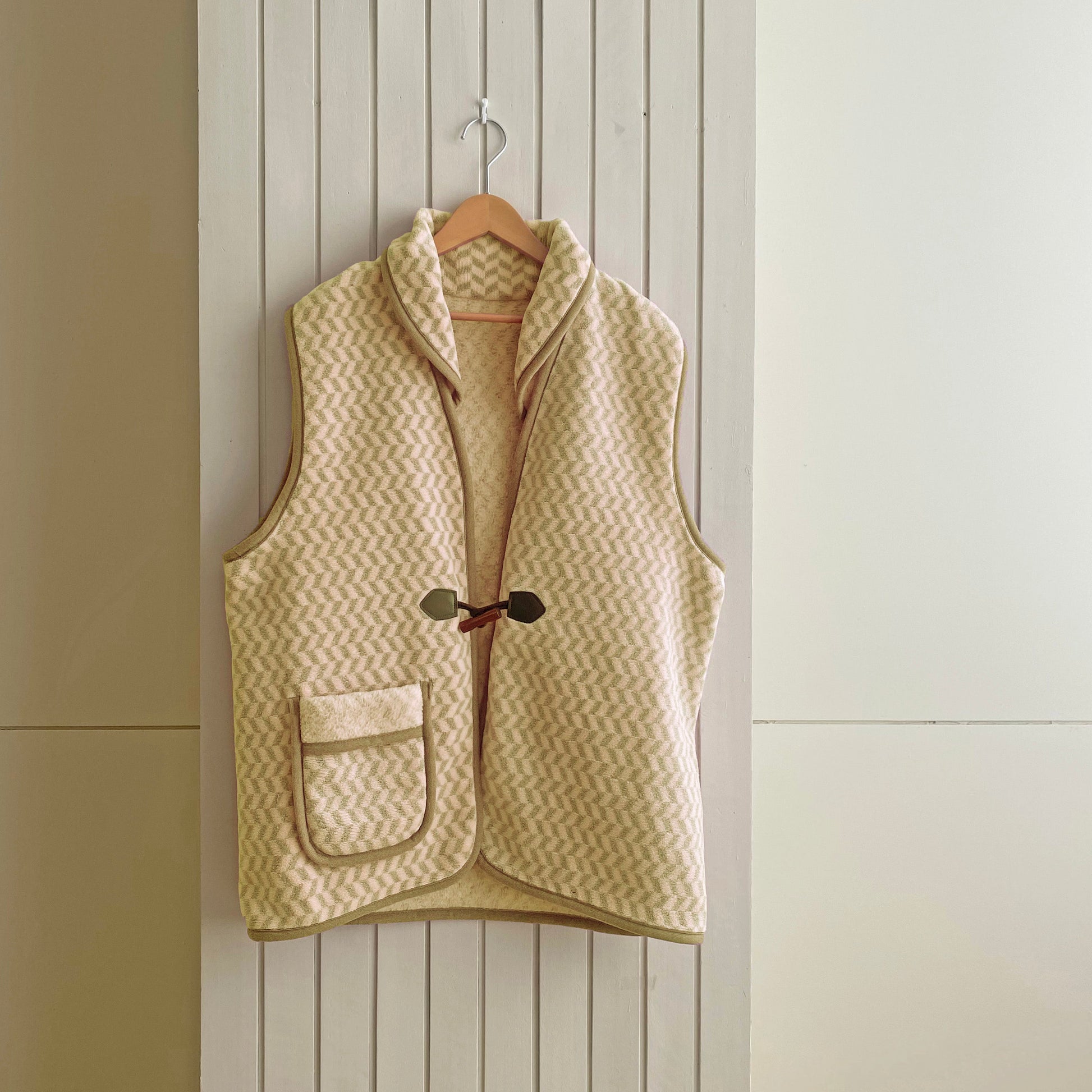 【お部屋でもあったか快適】 ロマンス岩盤浴 ポンチョ ギフトにおすすめ あったか寝具 抗菌防臭 日本製