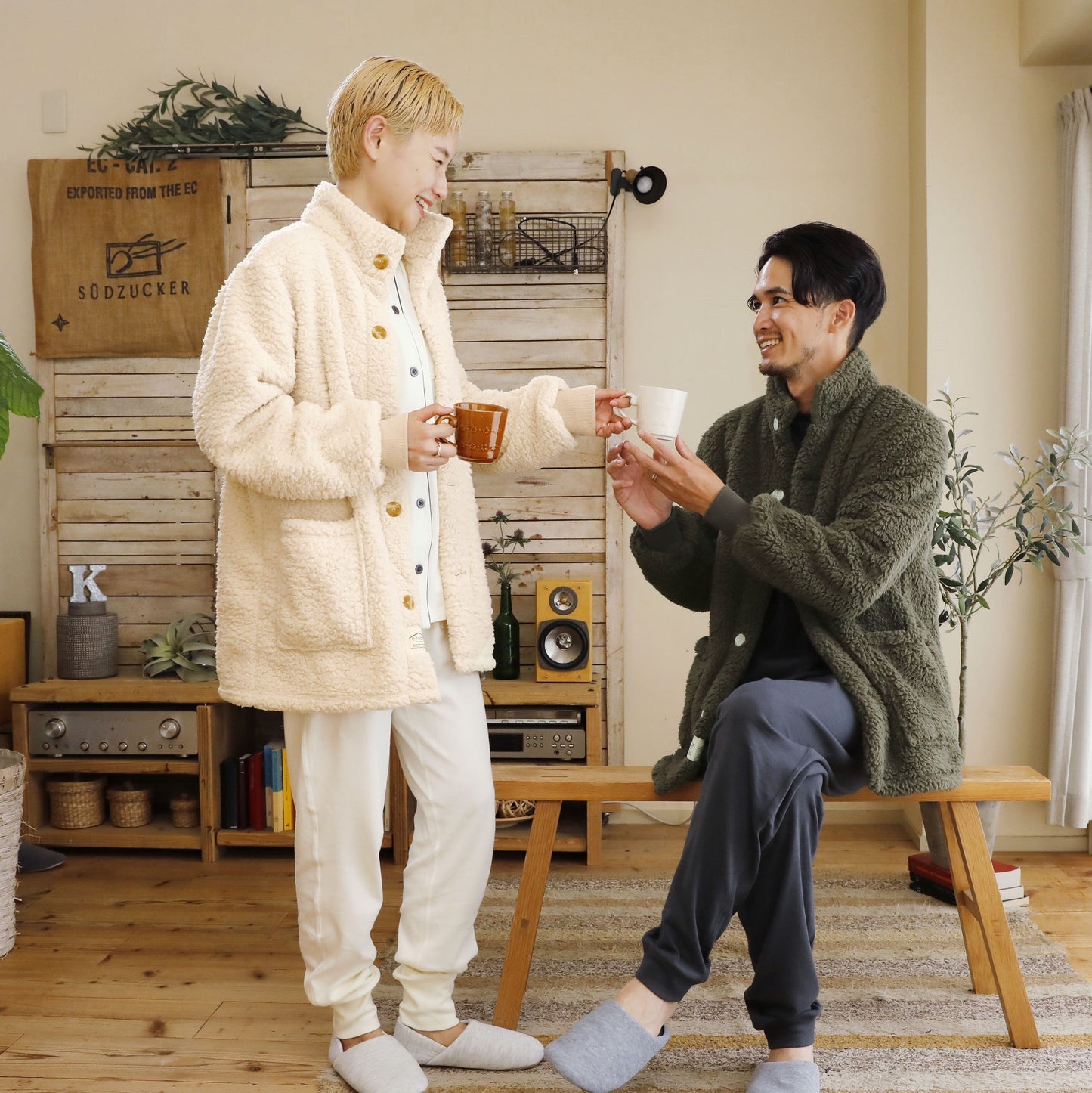 着る毛布(ショート丈)/シープボア/吸湿発熱