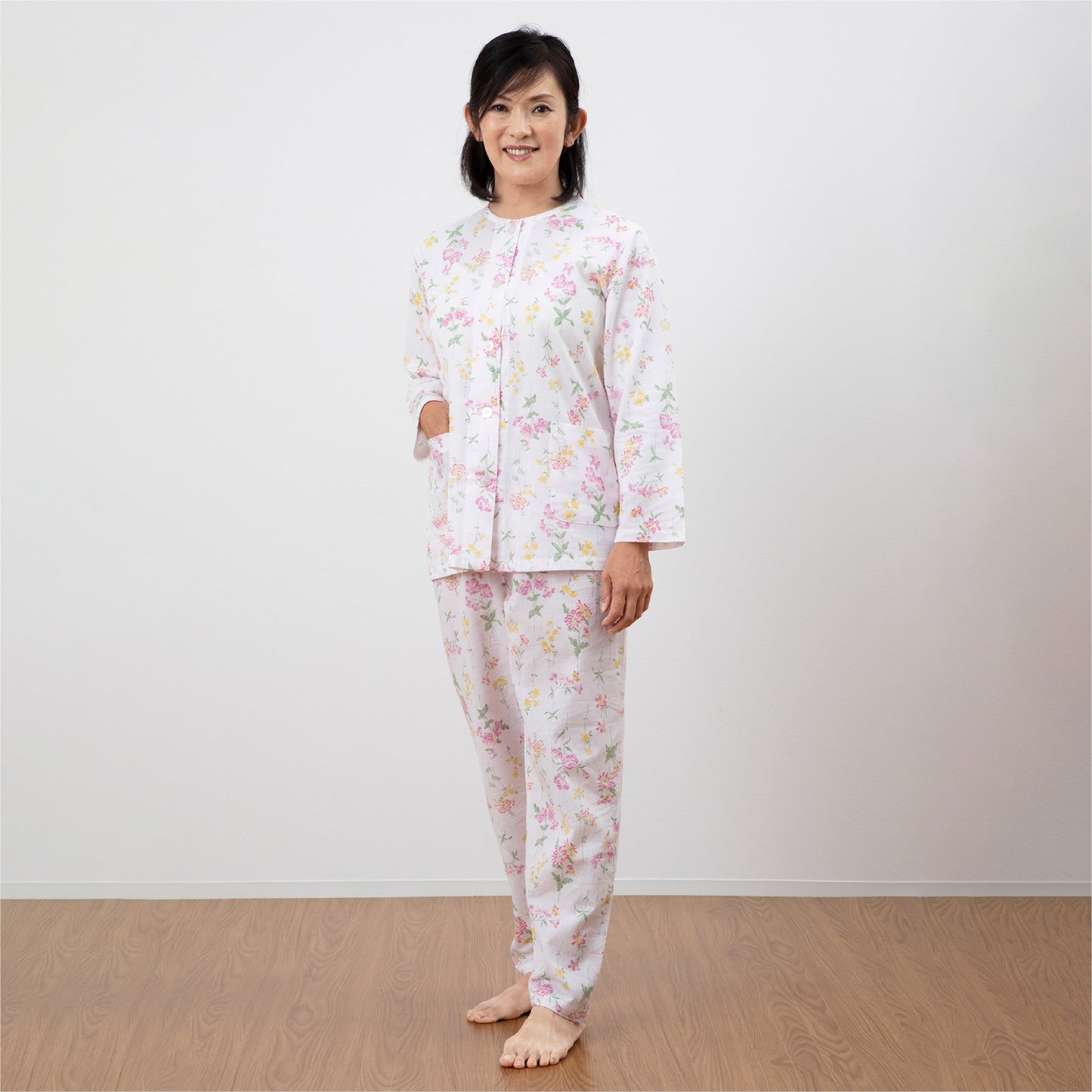 ロマンス小杉 日本製 レディースパジャマ 楊柳 長袖 前開き 丸首 洗える ポケット付き 春 夏 秋 涼しい 夏用 花柄 ピンク